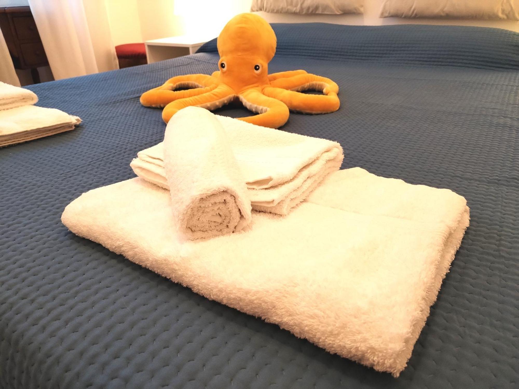 Andrea'S Guesthouse カターニア エクステリア 写真